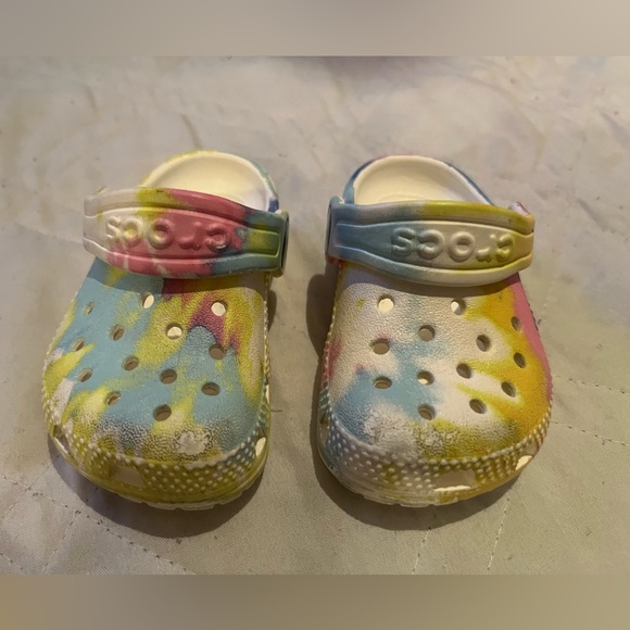 Baby Girl Tie-dye Bundle Includes
Hoodie NWOT size 80…. 12 months 
Crocs size 4C - Picture 8 of 10